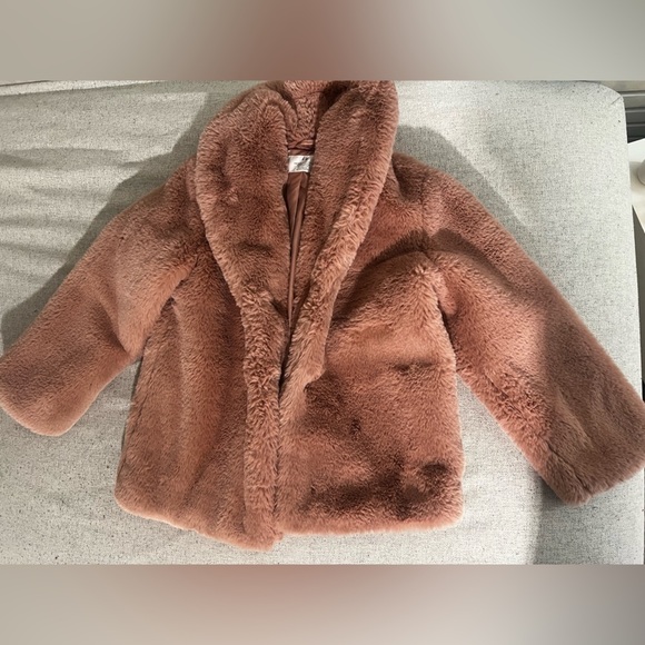 H&M Other - H&M SHAGGY Jacket size 5T/6